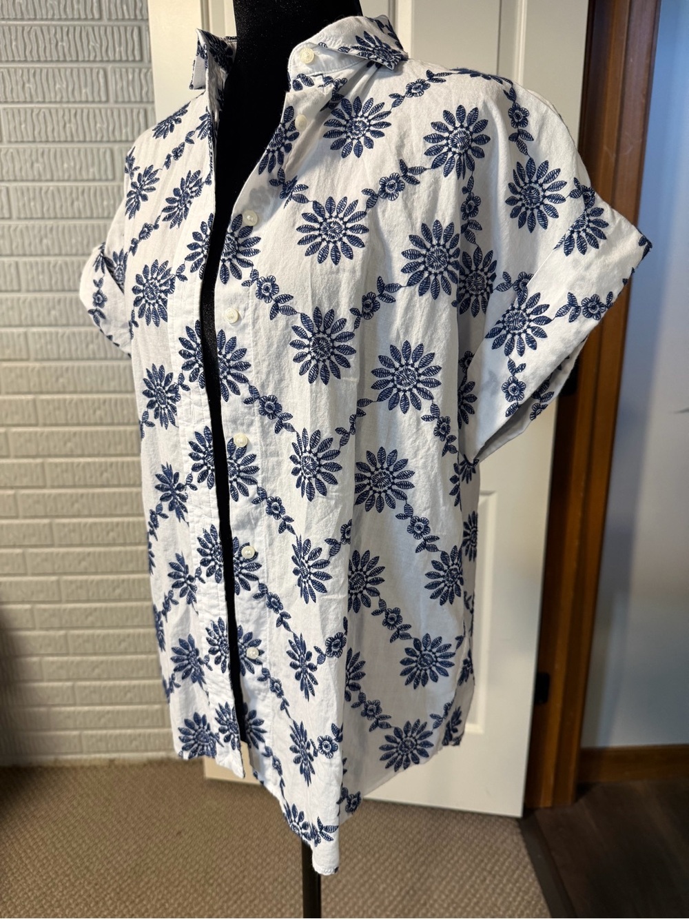 Chaps Blue White Floral Button Down Shirt Medium Coastal Cottagecore